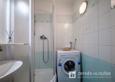 Prodej bytu 2+KK/L, Praha 4 - Háje, ul. Stříbrského