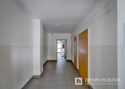 Prodej bytu 2+KK/L, Praha 4 - Háje, ul. Stříbrského